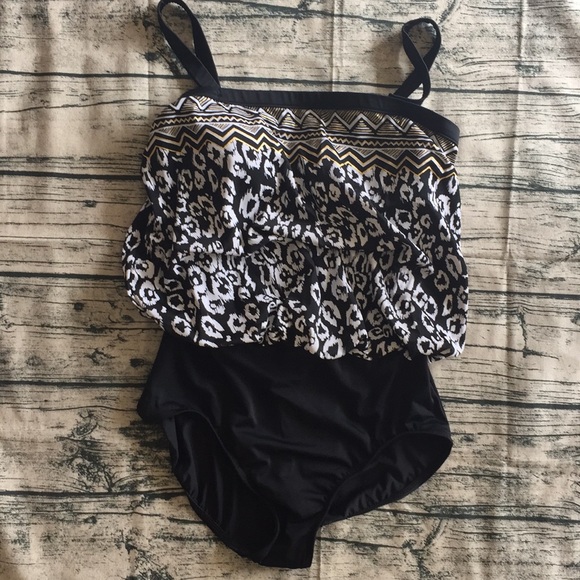 Maxine of Hollywood Other - NWOT bathing suit
